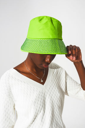 Q2 Cappello con Dettaglio Strass in Verde