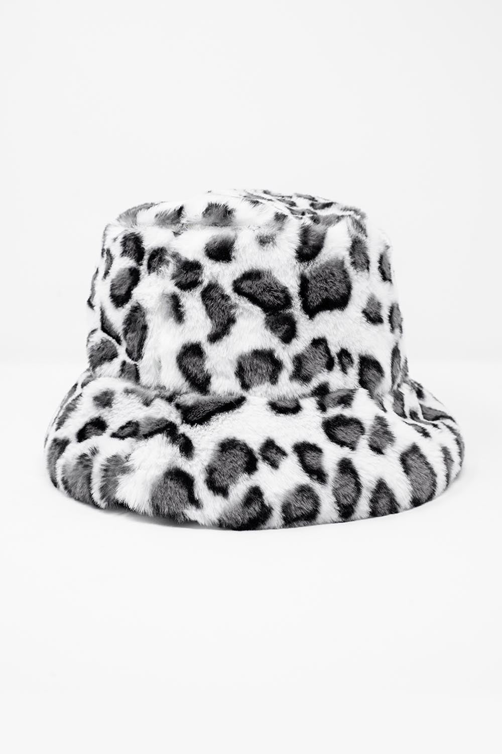 Q2 Cappello da pescatore fondo bianco con stampa animalier