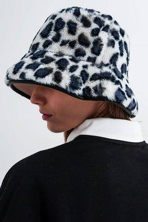 Q2 Cappello da pescatore grigio con stampa animalier