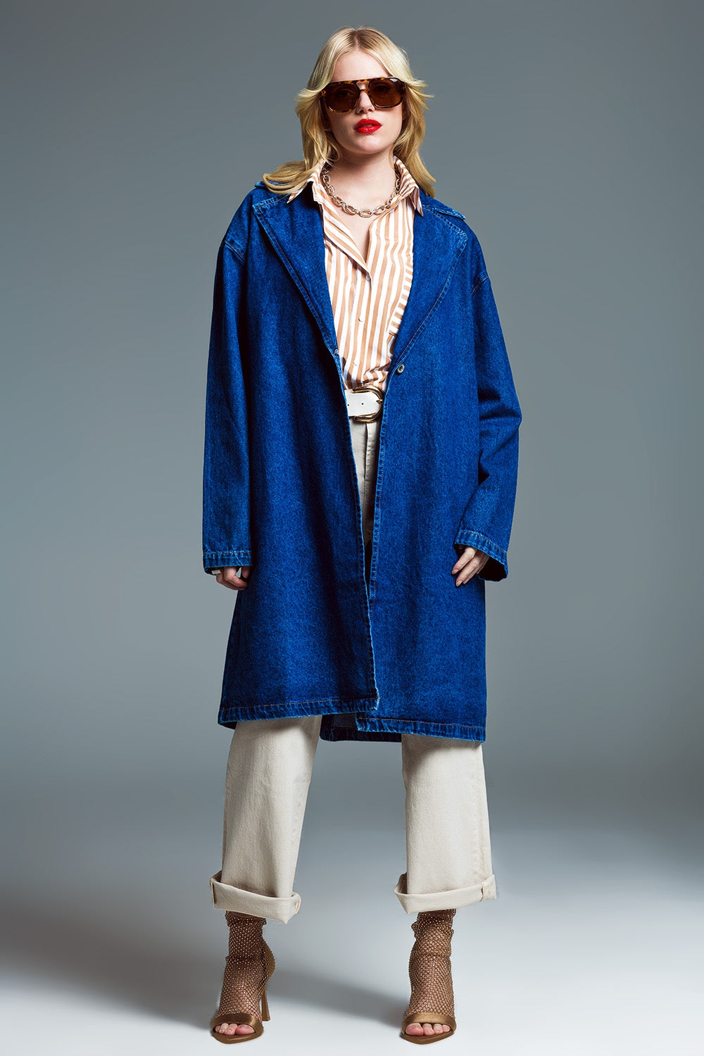 Q2 Cappotto oversize in denim con ampio colletto in lavaggio medio