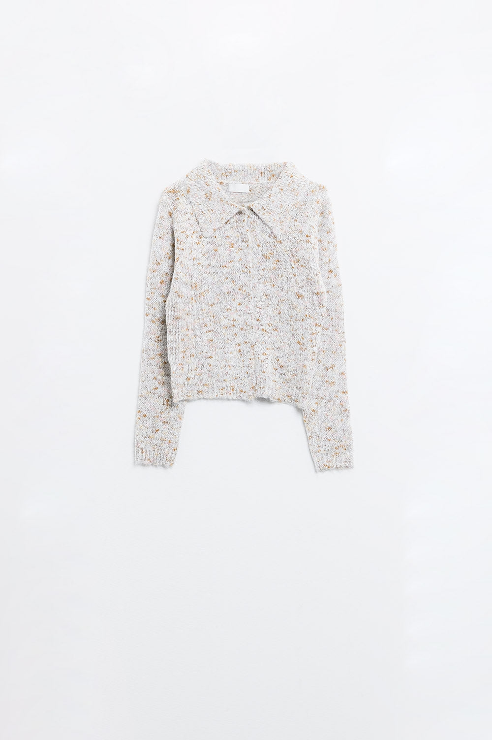 Cardigan beige con bottoni di perle