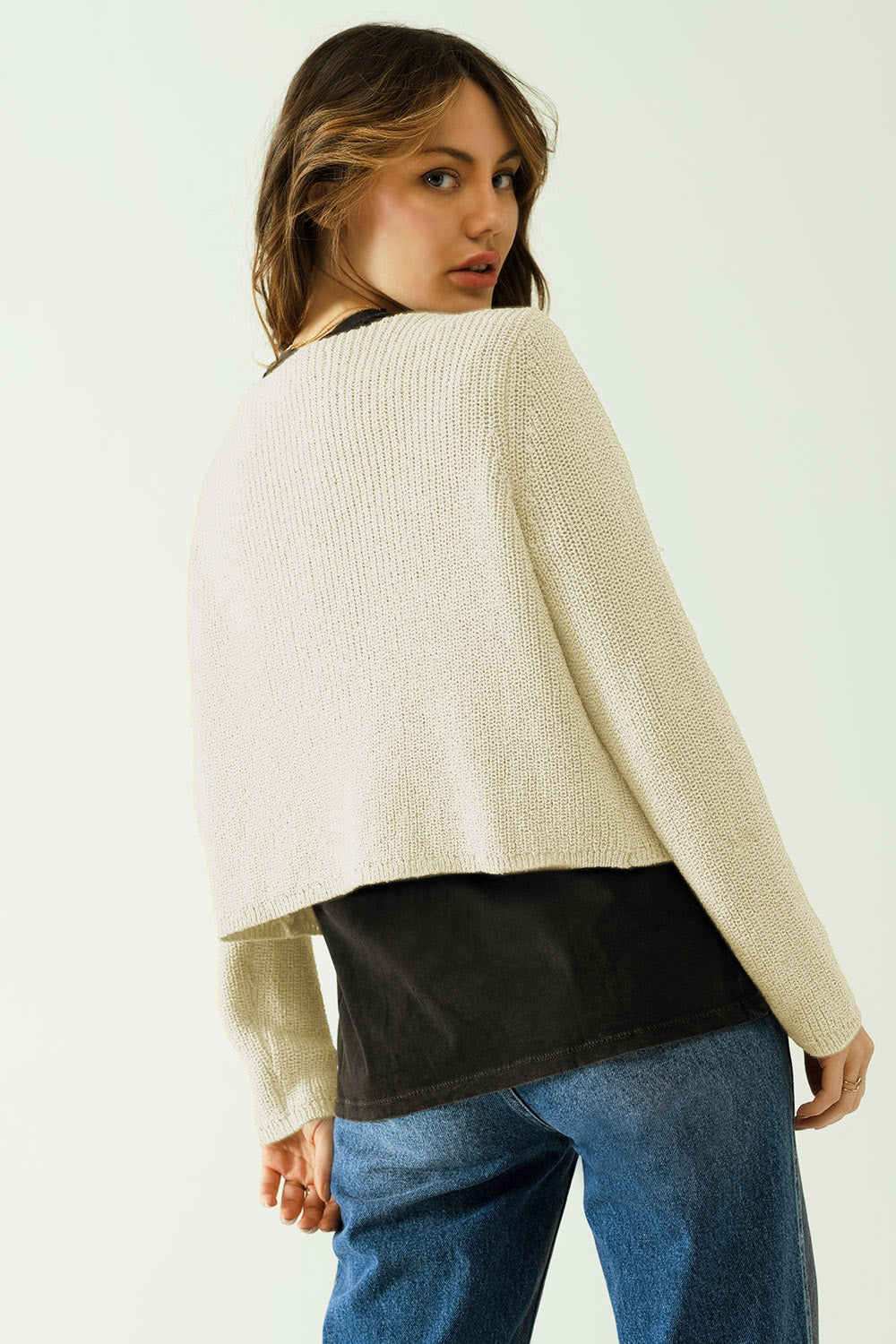 Cardigan cropped a costine leggere con scollo a V in crema