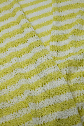 Cardigan giallo in stile bohémien con maglia a righe e frange