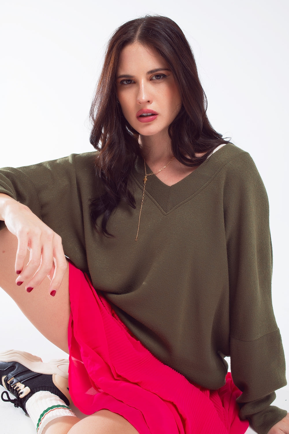 Q2 Felpa oversize verde oliva con scollatura a V