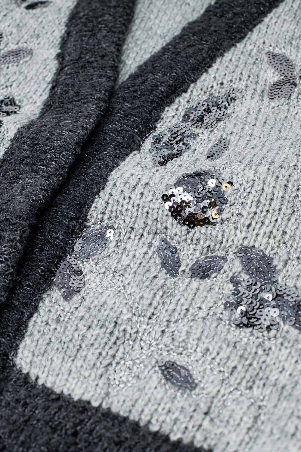 Gilet in maglia con ricamo a fiori in grigio
