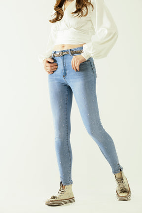 Jeans a cinque tasche con dettaglio lucido e chiusura frontale