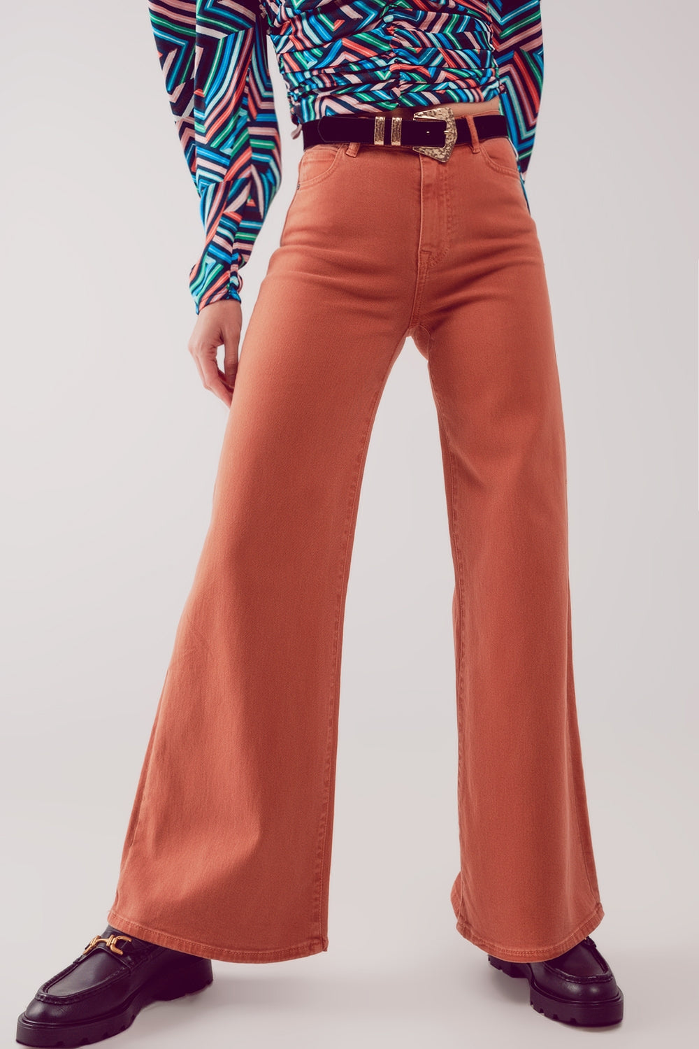 Jeans a fondo ampio in misto cotone arancio