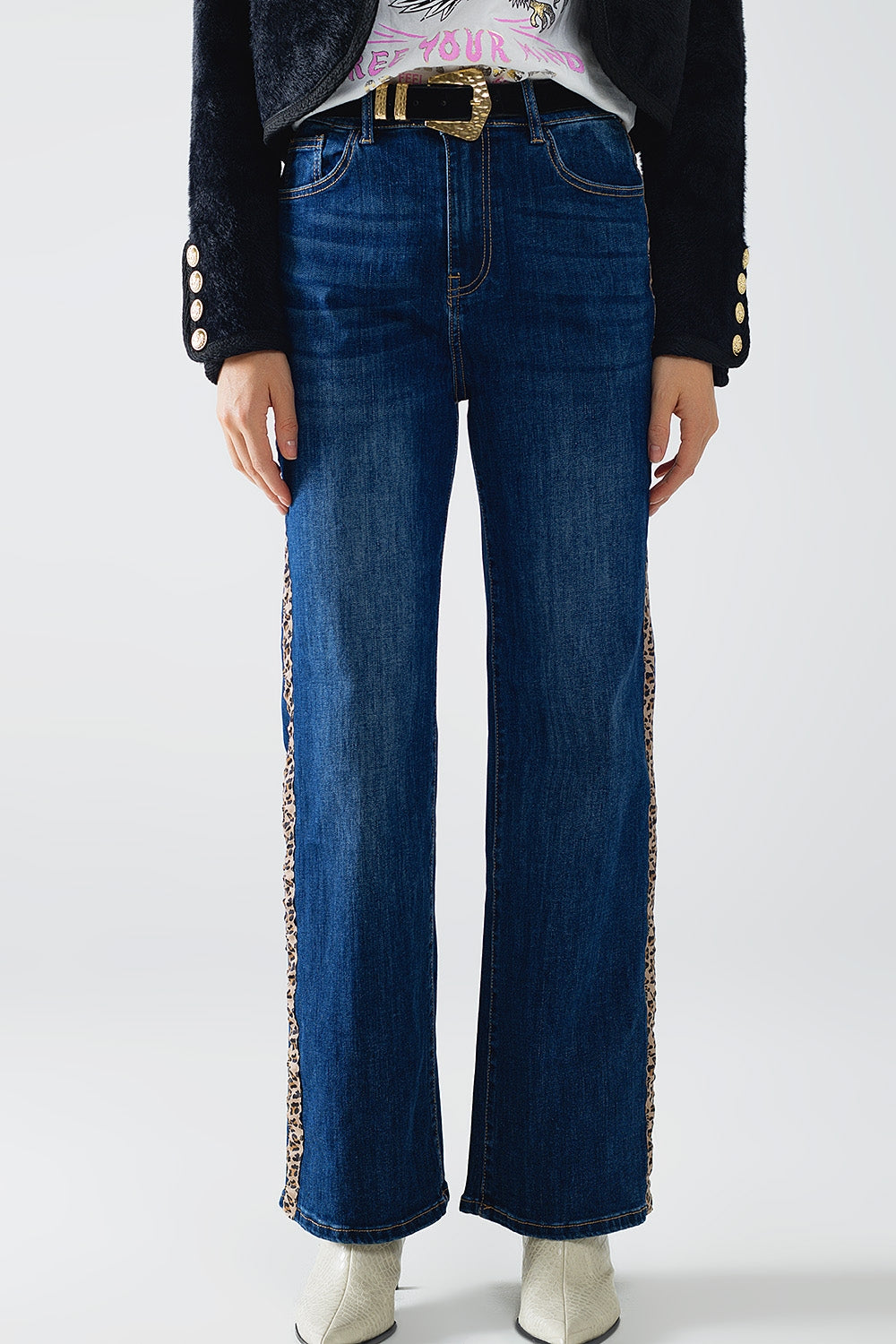 Jeans a gamba larga con striscia leopardata laterale