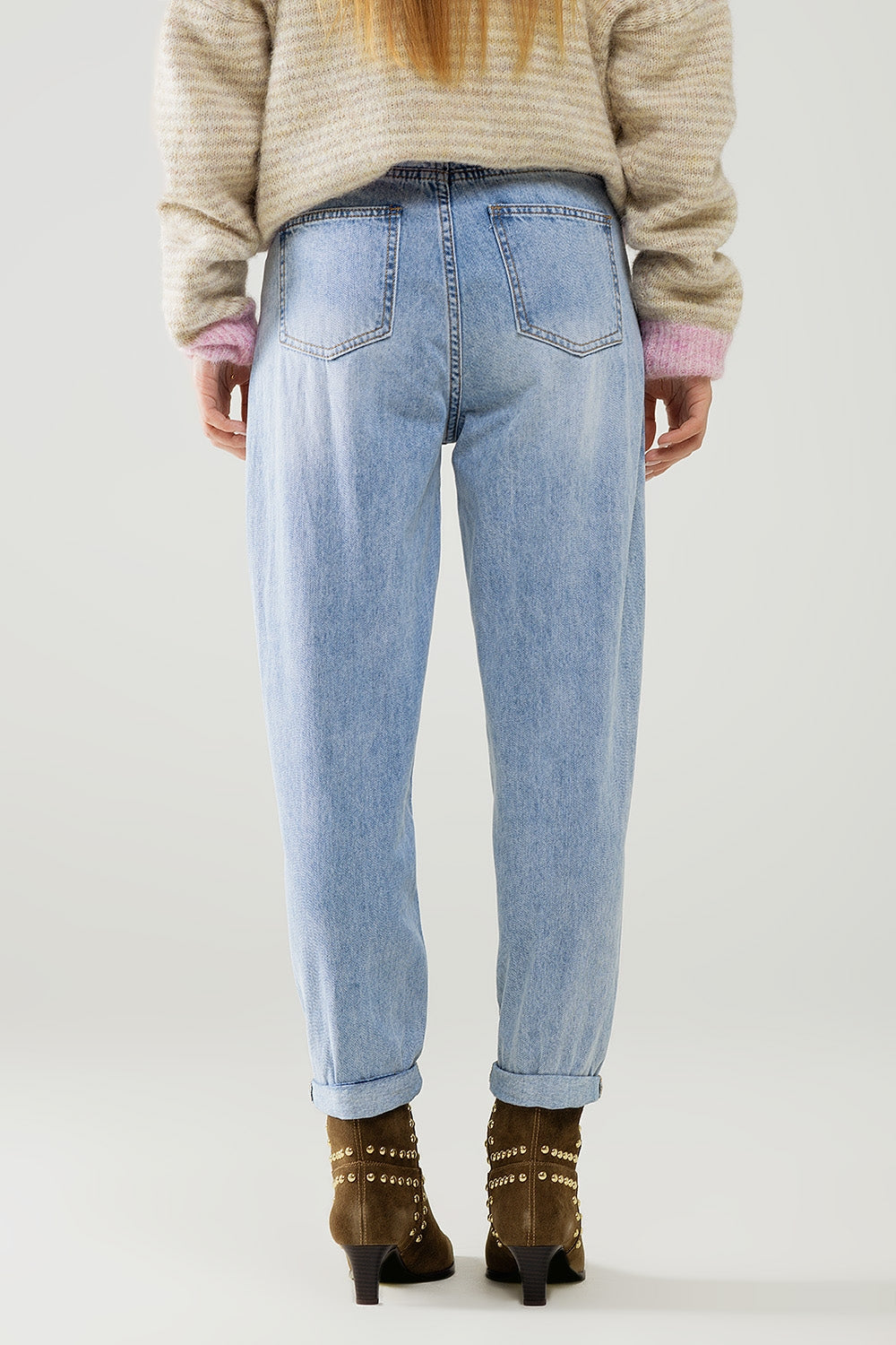 Jeans a vita alta e gamba dritta in lavaggio chiaro