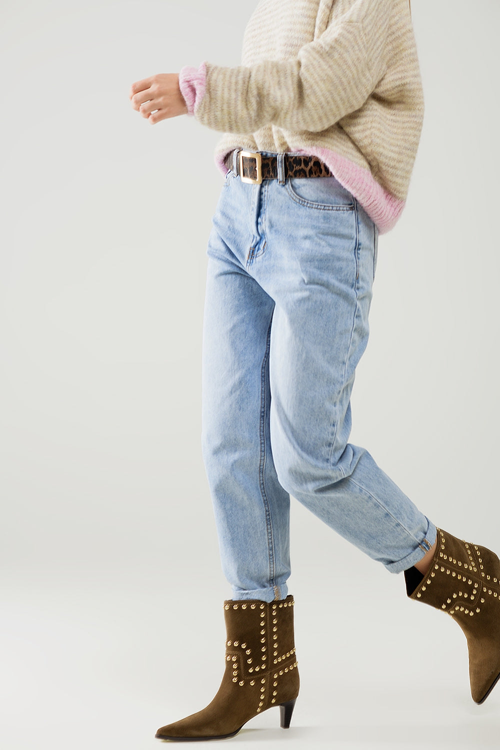 Jeans a vita alta e gamba dritta in lavaggio chiaro