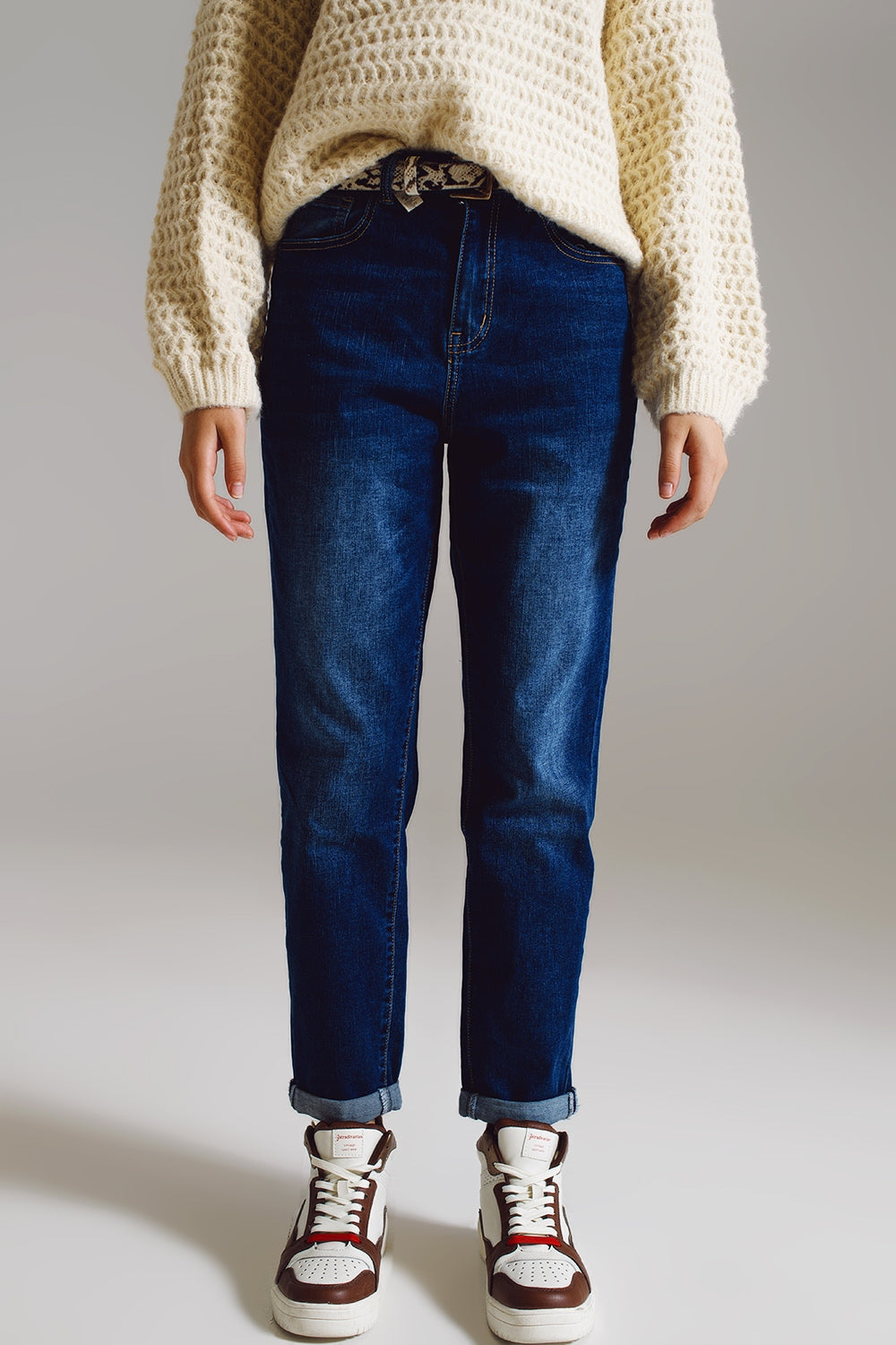 Q2 Jeans a vita alta in stile mom lavaggio medio