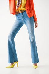 Q2 Jeans a zampa anni 70 a vita alta denim blu chiaro