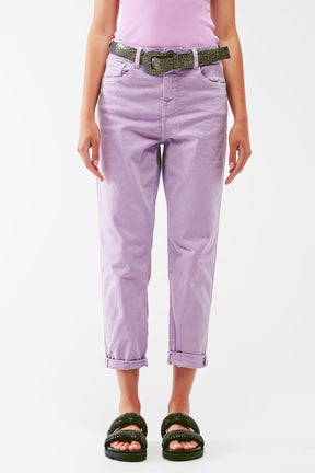 Jeans basic in viola con taglio comodo