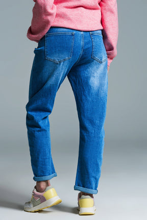 Jeans Basic Mom Fit in lavaggio medio con pinces al ginocchio