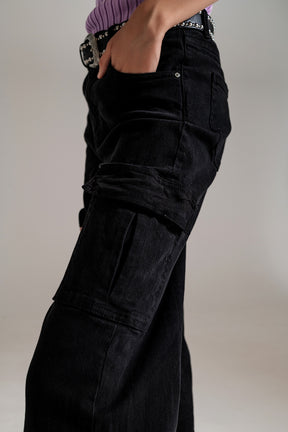 Jeans cargo a gamba dritta in nero