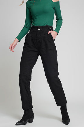 Q2 Jeans con vita raccolta e dettagli dei pulsanti neri