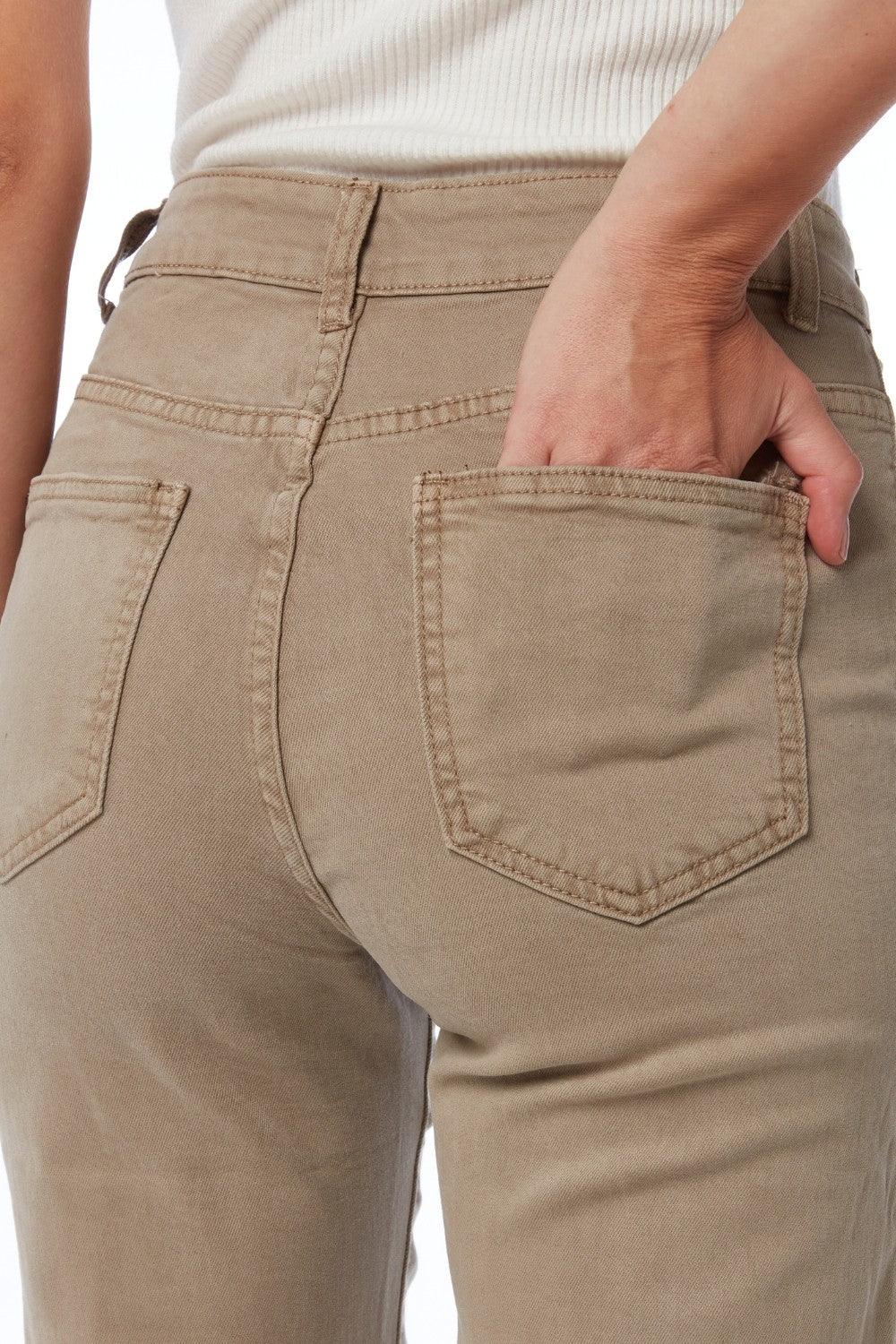 Jeans dritti con bottoni dorati laterali in beige