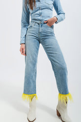 Q2 Jeans dritti con fondo in piume gialla sintetiche