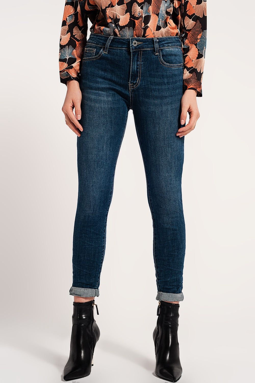 Q2 Jeans effetto push up skinny lavaggio blu medio elasticizzati