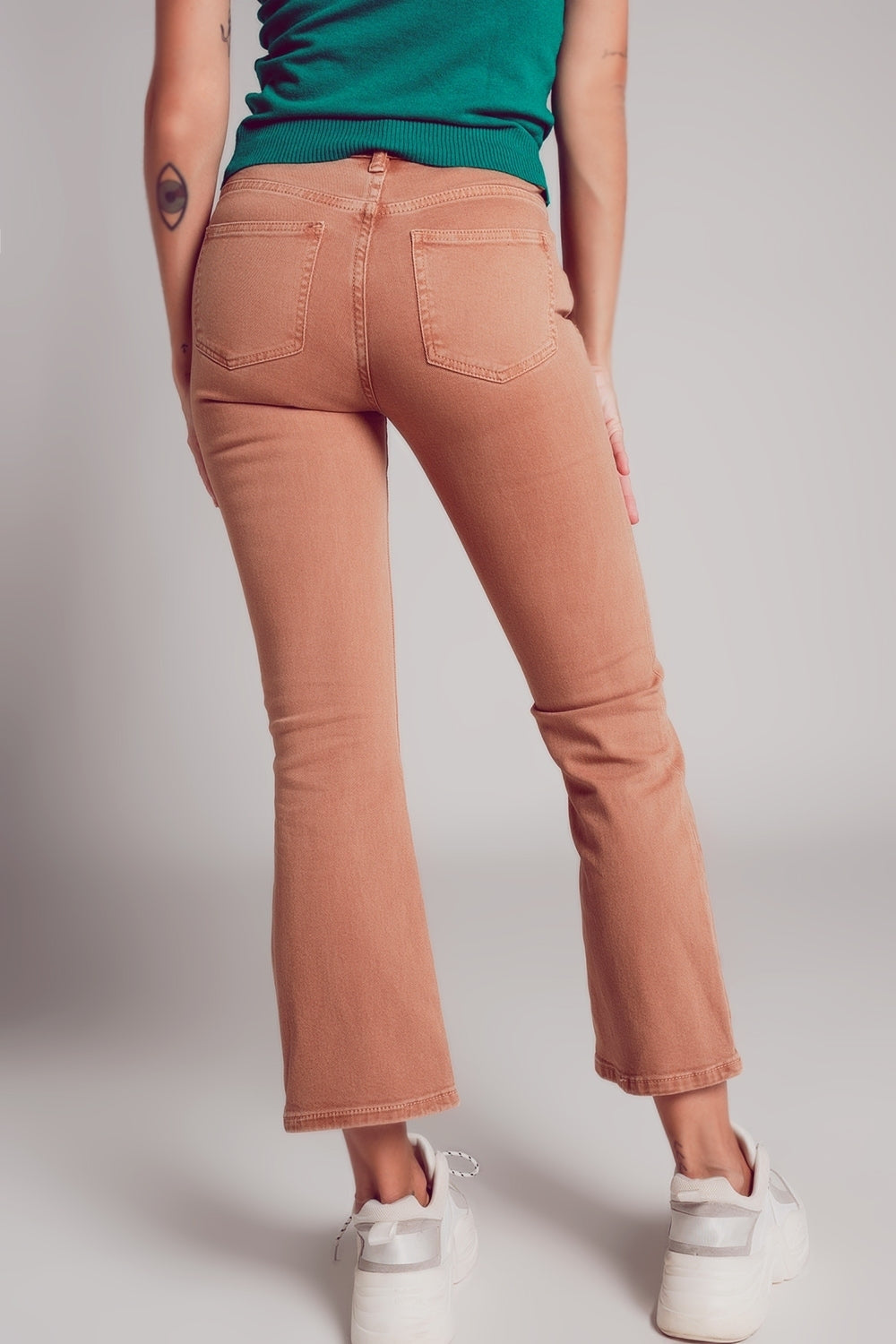 Jeans flare a vita alta in color cammello