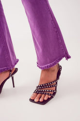 Q2 Jeans flare con orlo a vivo in viola