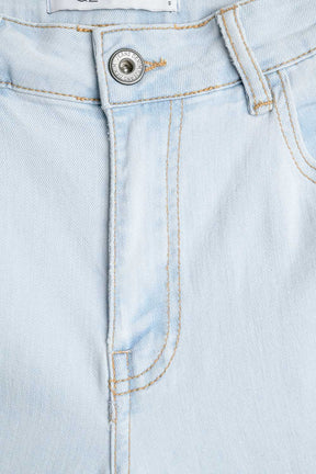 Jeans oversize a gamba dritta con lavaggio chiaro