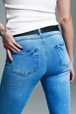 Jeans skinny basic blu chiaro con spacco corto sull'orlo