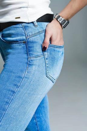 Jeans skinny basic blu chiaro con spacco corto sull'orlo