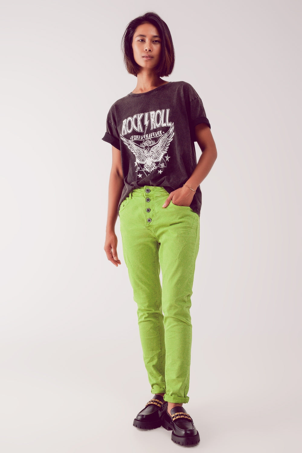 Q2 Jeans skinny con bottoni a vista e lavaggio verde