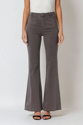 Q2 Jeans skinny svasati grigio scuro con dettaglio tasca frontale