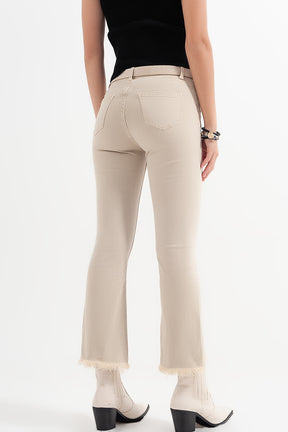 jeans straight beige con caviglie larghe