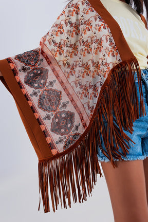 Kimono a fantasia con orlo sfrangiato in marrone