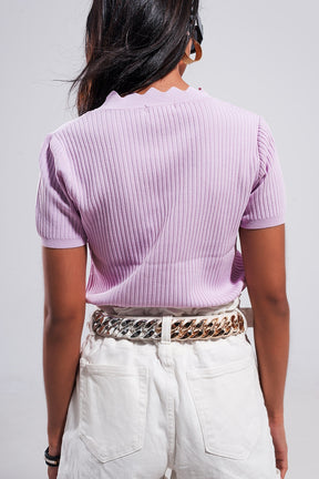 Maglia a coste color lilla con scollo a V