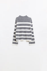 Q2 Maglia a coste grigia con strisce color crema