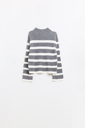 Q2 Maglia a coste grigia con strisce color crema