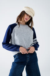 Q2 Maglia con maniche raglan bicolore in blu e grigio
