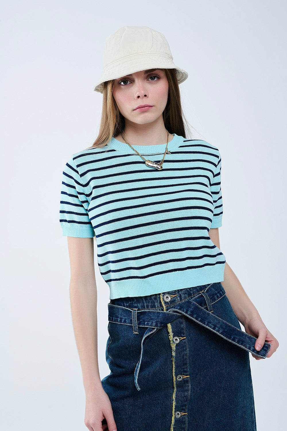 Q2 Maglia corta verde menta con strisce blu scuro