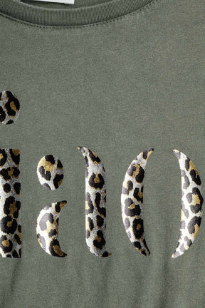Maglietta khaki rilassata con Ciao in stampa leopardata