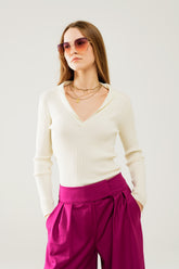 Q2 maglione a coste con colletto color crema e maniche lunghe