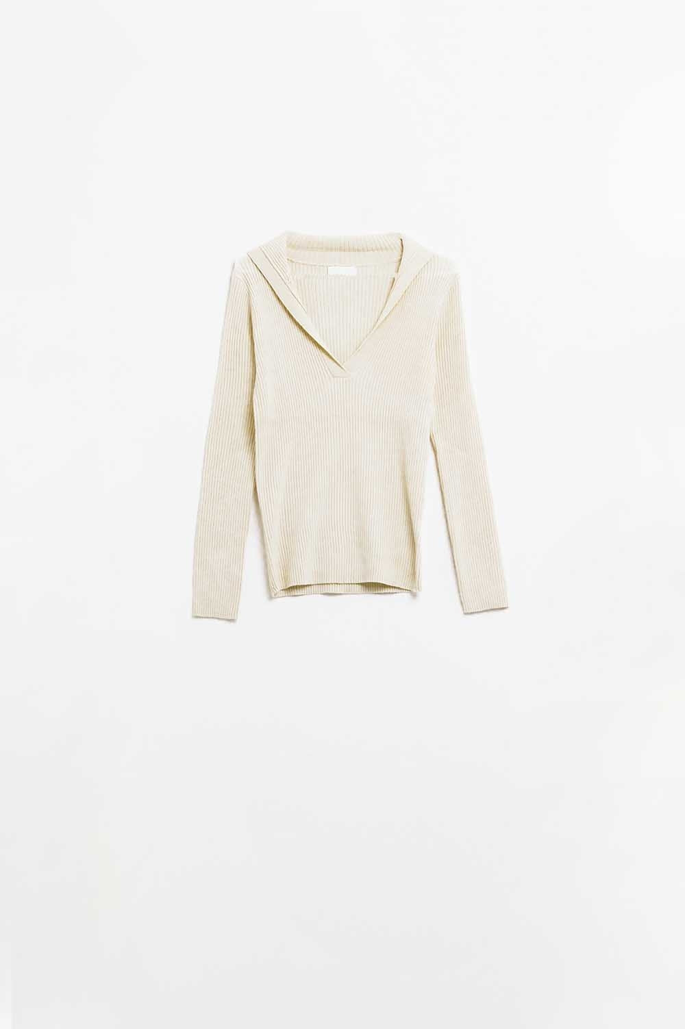 maglione a coste con colletto color crema e maniche lunghe