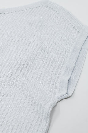 Maglione a coste con scollo a barca e maniche a cappuccio in bianco