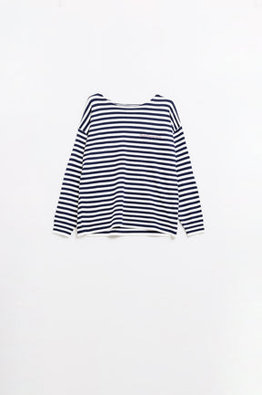 maglione a maglia fine a righe blu navy con scollo a barca