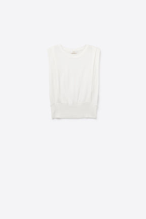 Q2 Maglione a maglia senza maniche con drappeggio sulle spalle in bianco