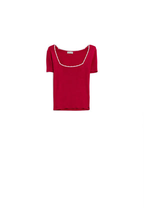 Maglione a maniche corte in maglia fucsia con scollo quadrato e rifiniture bianche