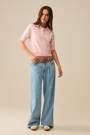 Maglione a righe bianche e rosa con collo a polo