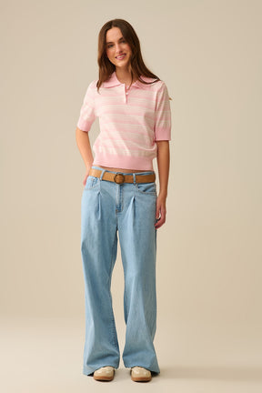 Maglione a righe bianche e rosa con collo a polo