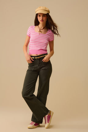 Maglione a righe con scollo quadrato in rosa e bianco