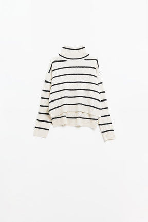 Maglione a righe crema in nero con collo alto