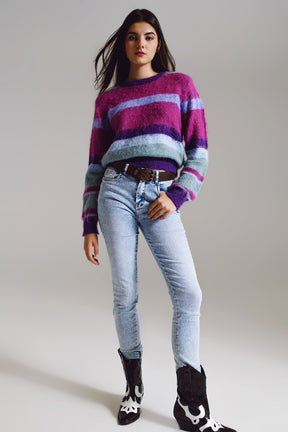 Maglione a righe fluffy sfumato in tonalità di viola blu e bianco