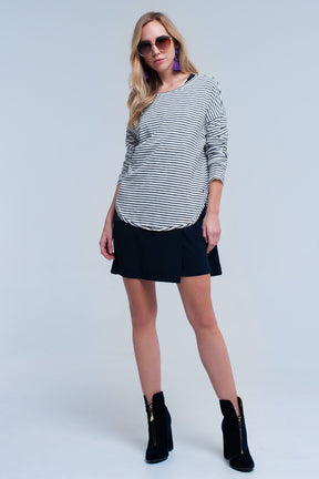 Maglione asimmetrico a righe blu
